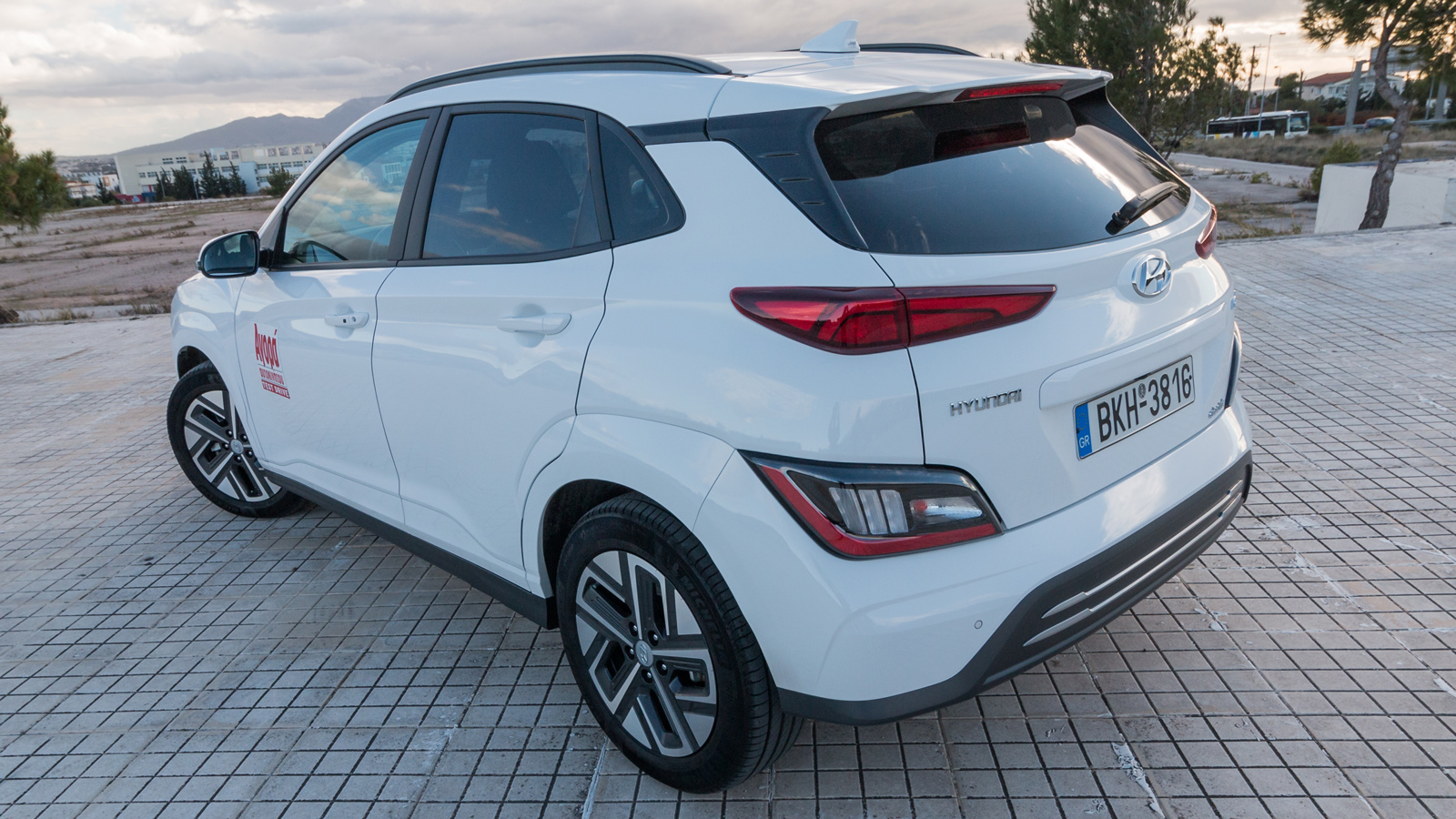 Hyundai Kona Electric 204PS: Με 484 χλμ αυτονομία, τέρμα το άγχος 